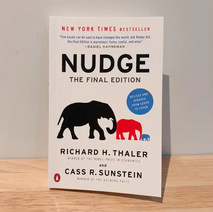 Nudge: The Final Edition - Richard H. Thaler and legal scholar Cass R. Sunstein (Imported Reprint)