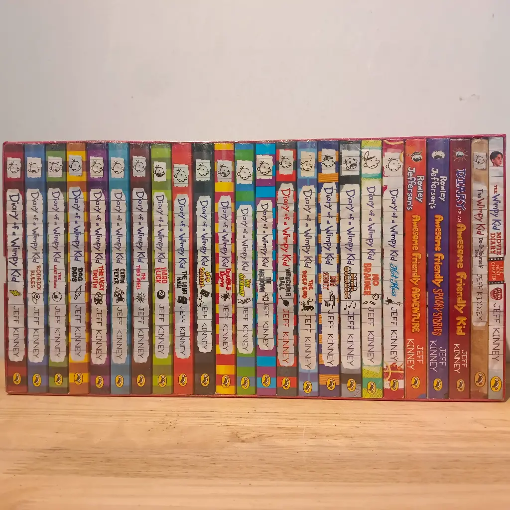 Diary of a Wimpy Kid (25 Books Set)