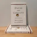 David and Goliath: Underdogs, Misfits, and the Art of Battling Giants - Malcolm Gladwell (Imoprted Reprint)
