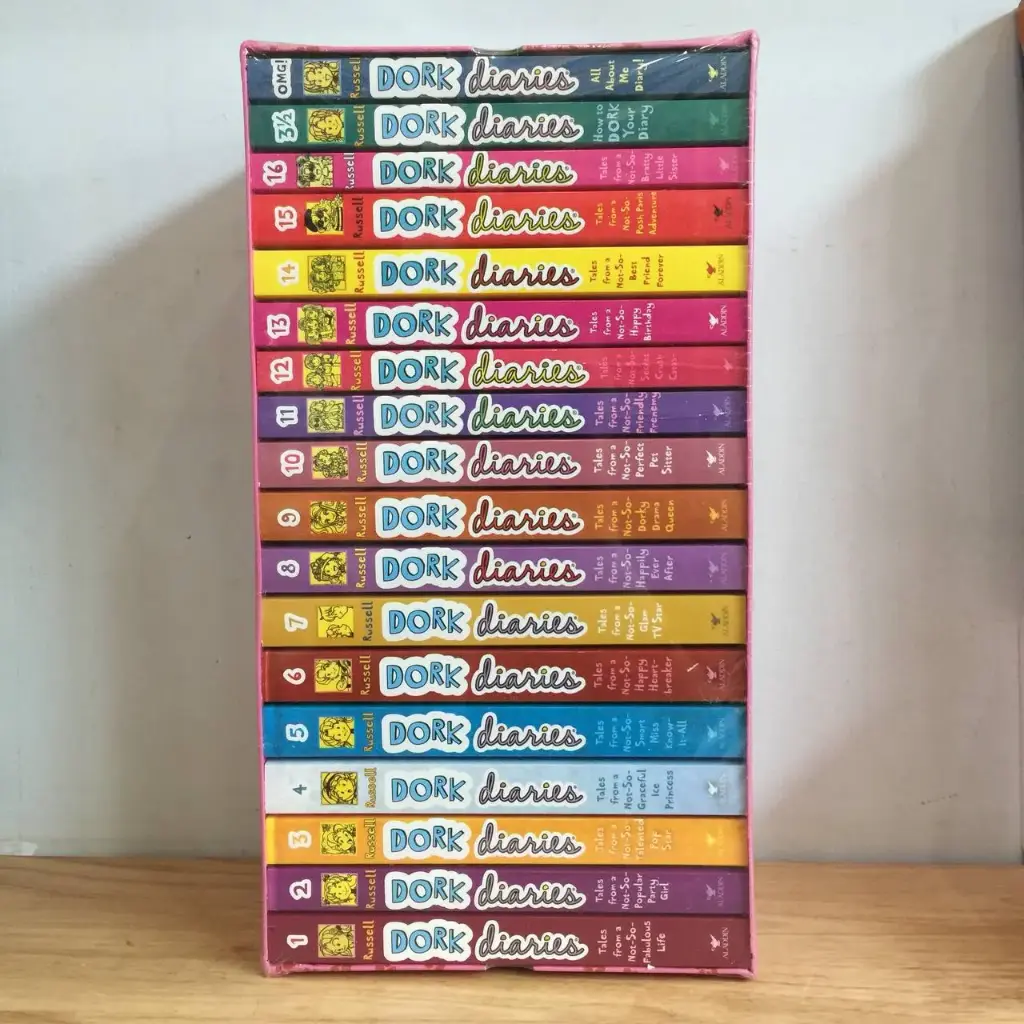 Dork Diaries (18 Books Set)