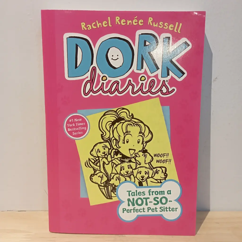 Dork Diaries Book 10 : Tales from a Not-So-Perfect Pet Sitter