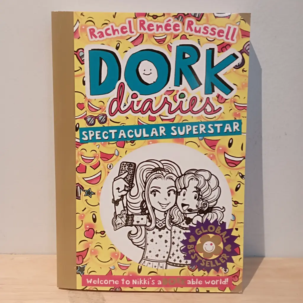 Dork Diaries Book: Spectacular Superstar