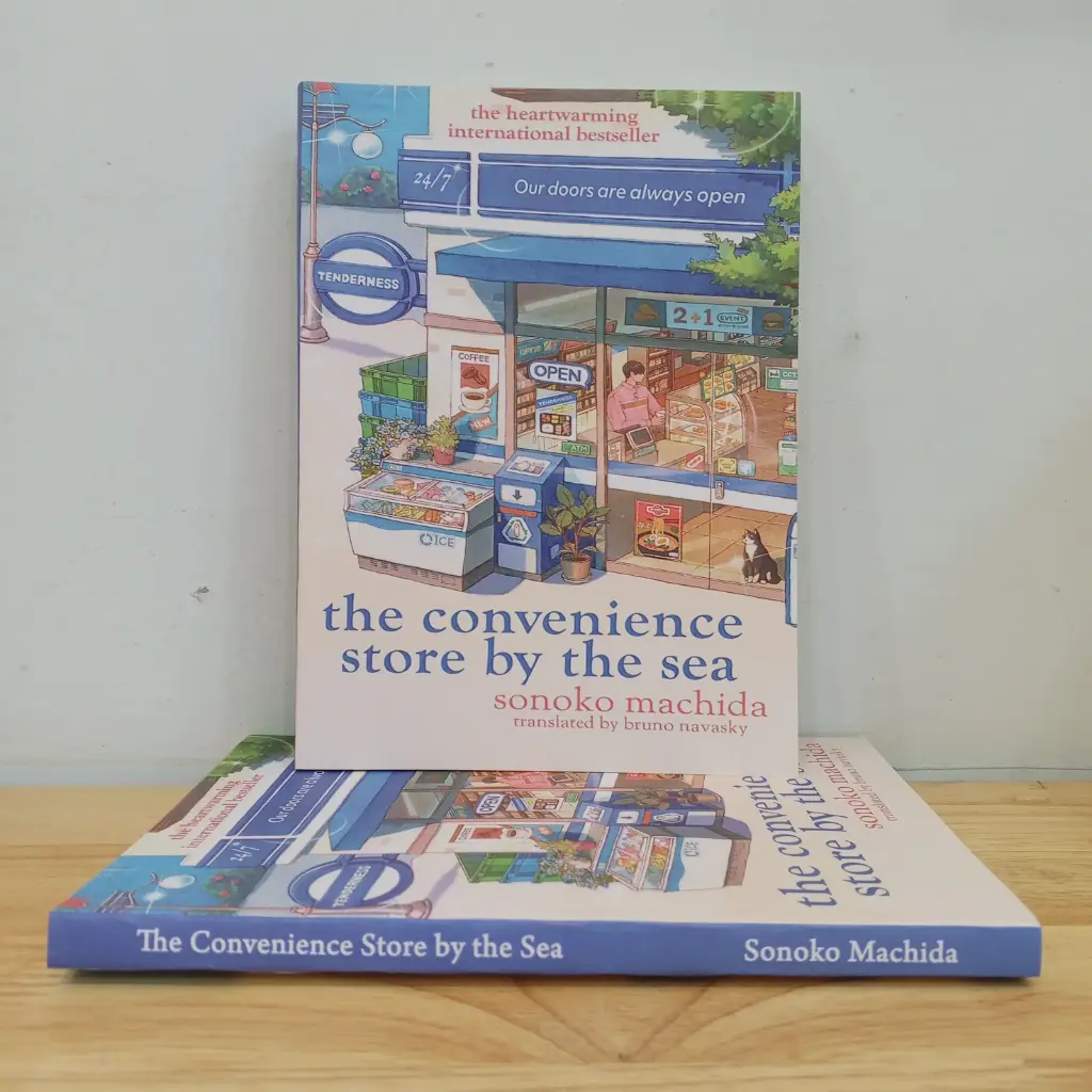 The Convenience Store by the Sea - Sonolo Machida