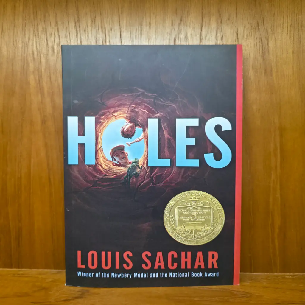 Holes - Louis Sachar (Local Reprint)