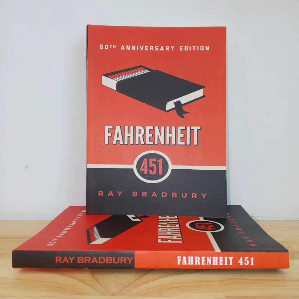 Fahrenheit 451 - Ray Bradbury (Local Reprint)