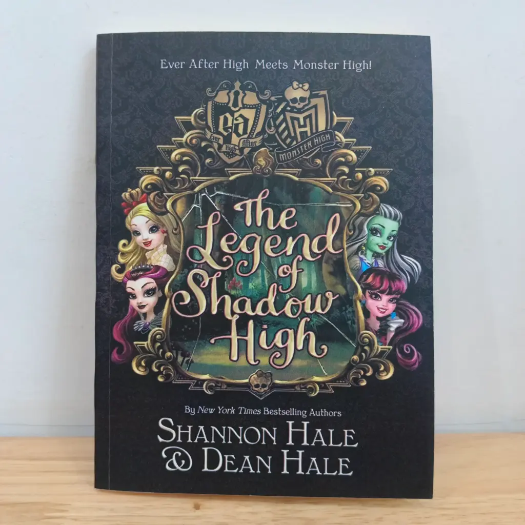 The Legend of Shadow High - Shannon Hale & Dean Hale