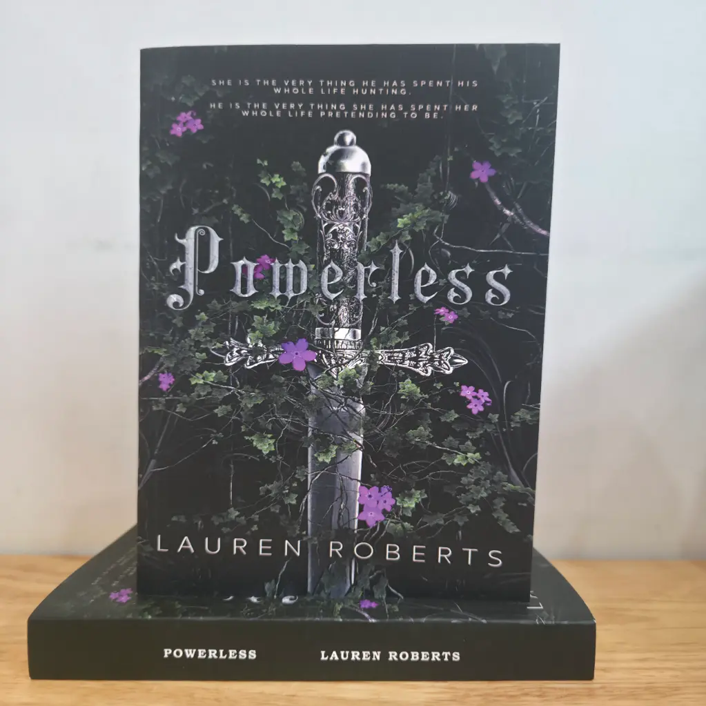 Powerless (Powerless - 01) - Lauren Roberts