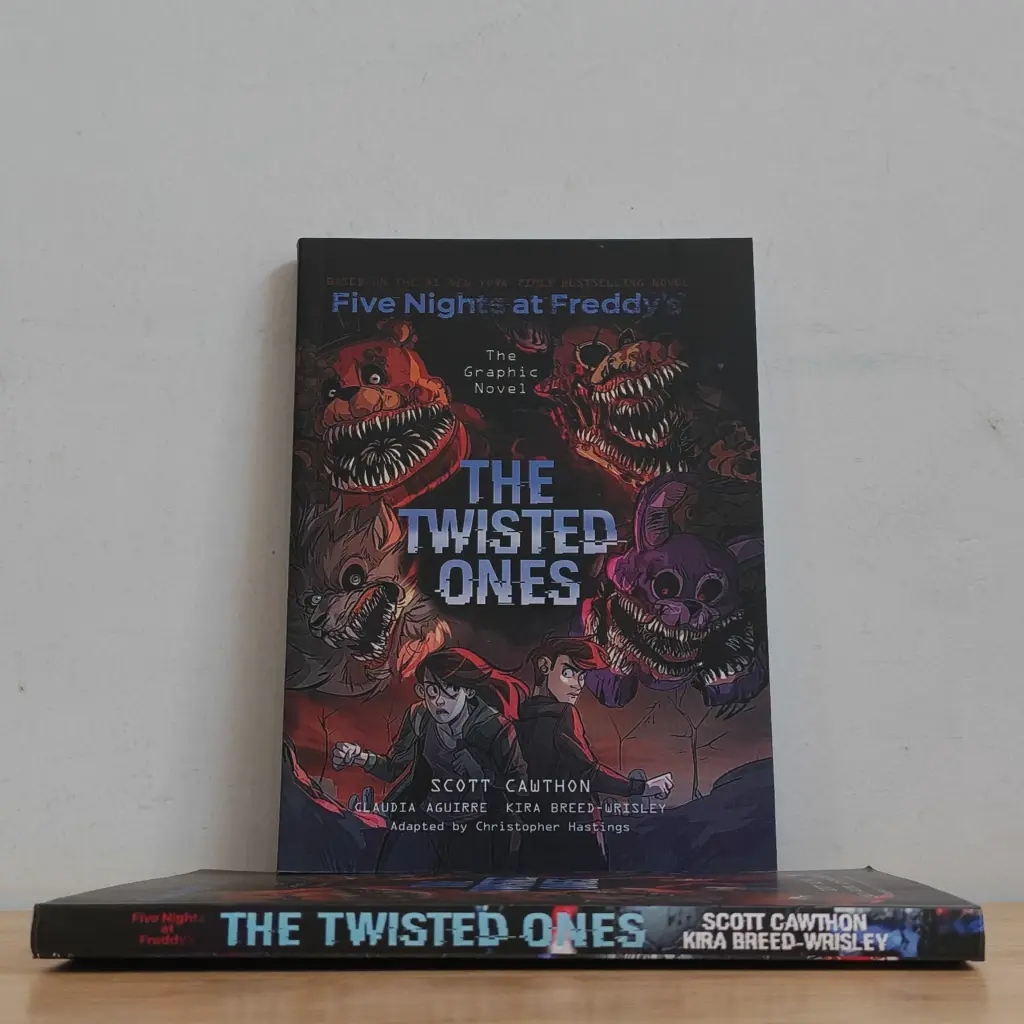 Five Nights At Freddy's (Novel) : The Twisted Ones (Local Reprint)