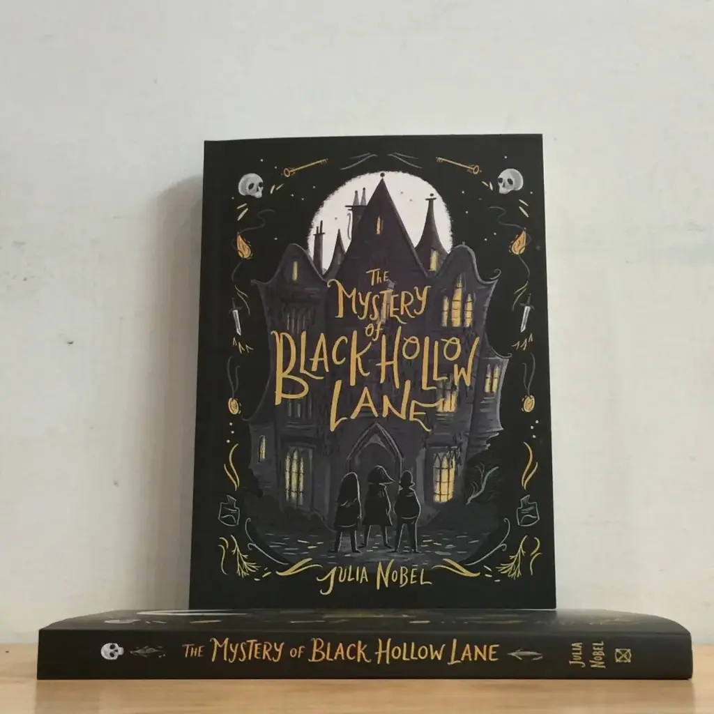 The Mystery of Black Hollow Lane - Julia Nobel (Local Reprint)