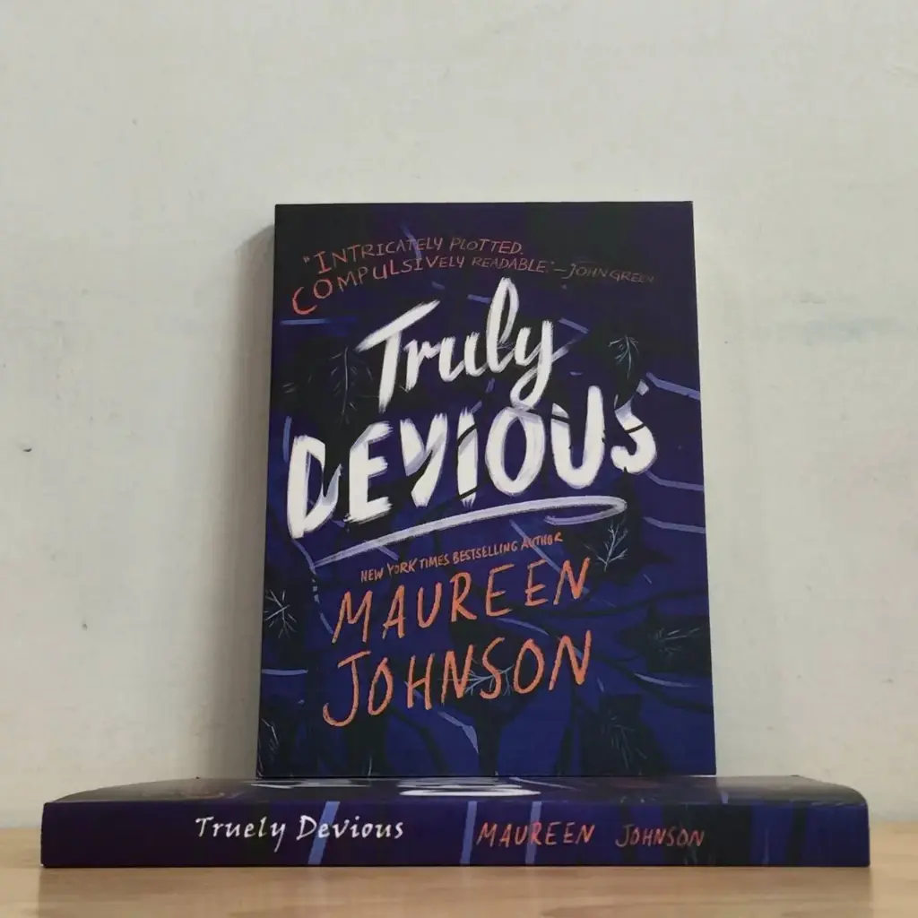 Truly Devious - Maureen Johnson