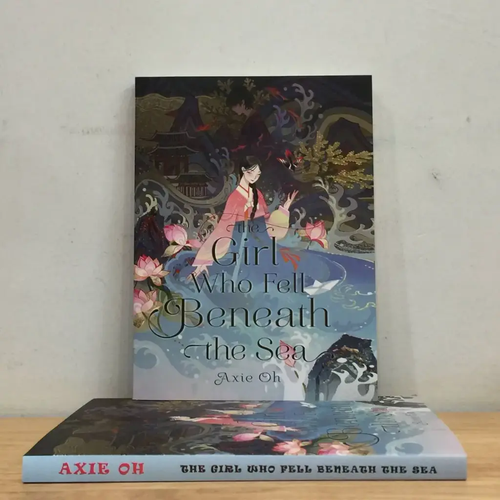 The Girl Who Fell Beneath The Sea - Axie Oh (Local Reprint)