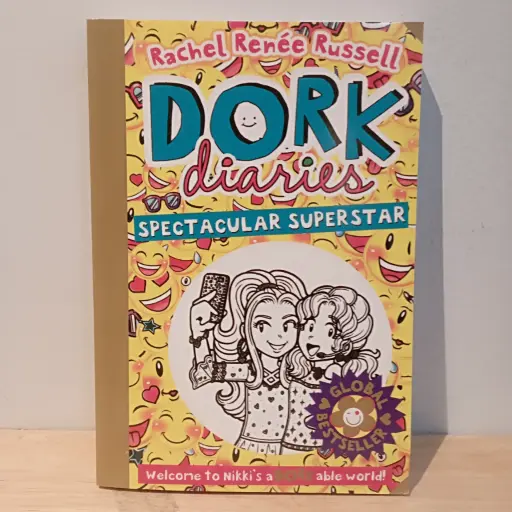 [RP0704]  Dork Diaries Book : Spectacular Superstar